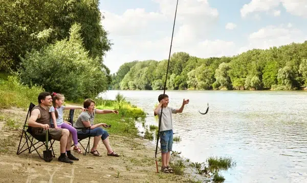 peche famille camping