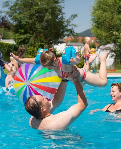 piscine camping sites et paysages au clos de la chaume vosges alsace lorraine 1